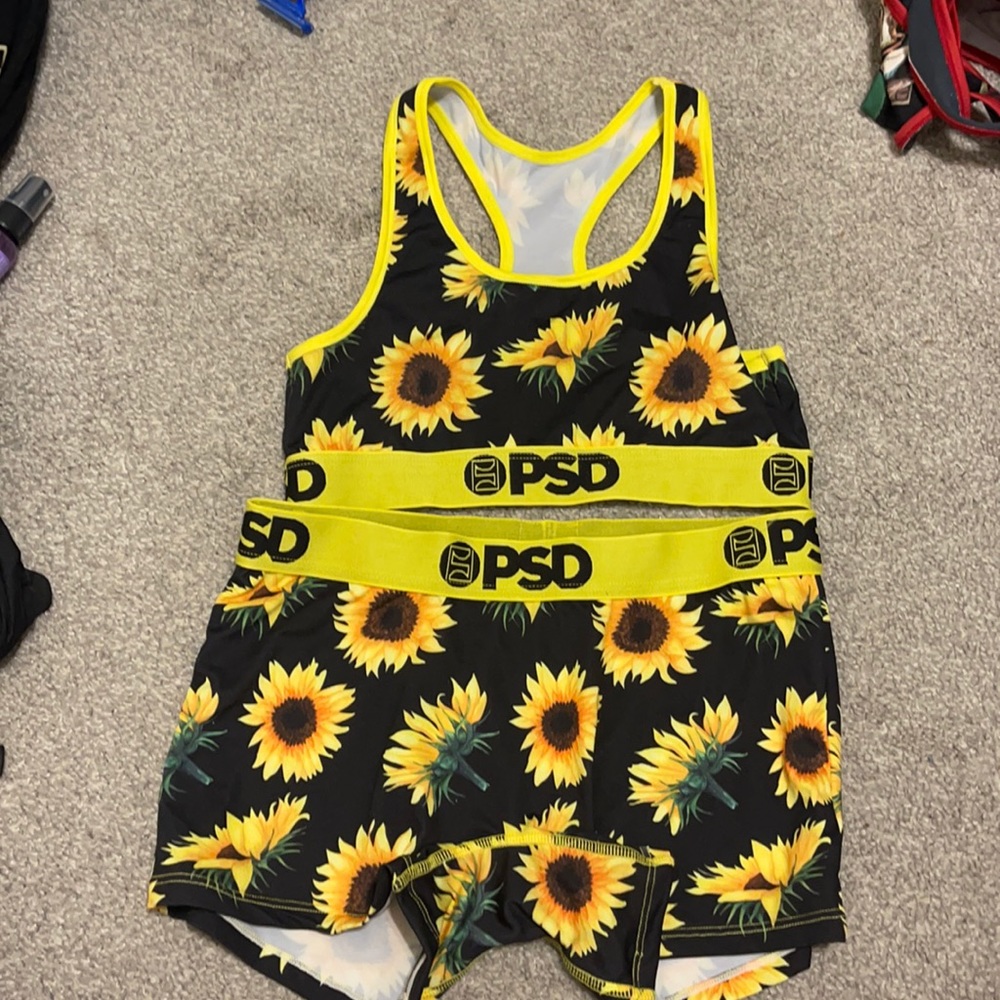 PSD woman’s workout set
